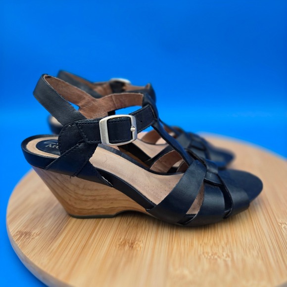 Clarks Artisan Leather Wedge Sandals Ankle Strap Buckle Closure Black Women's 6M - Picture 1 of 8